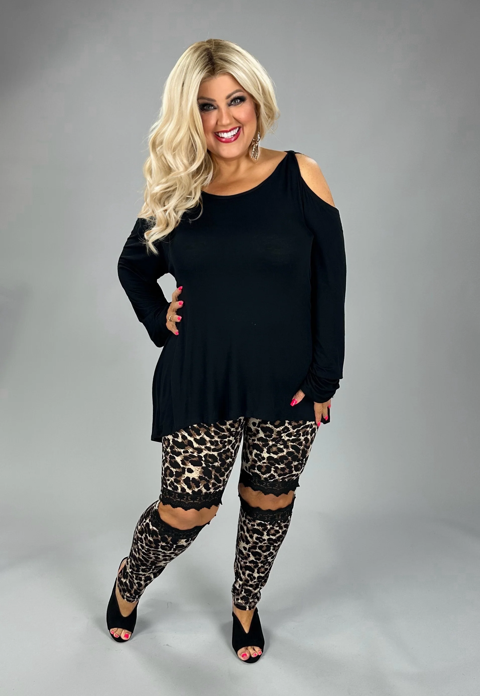 34 OS {A New Twist} Black Twist Shoulder Top PLUS SIZE 1X 2X 3X - Image 2