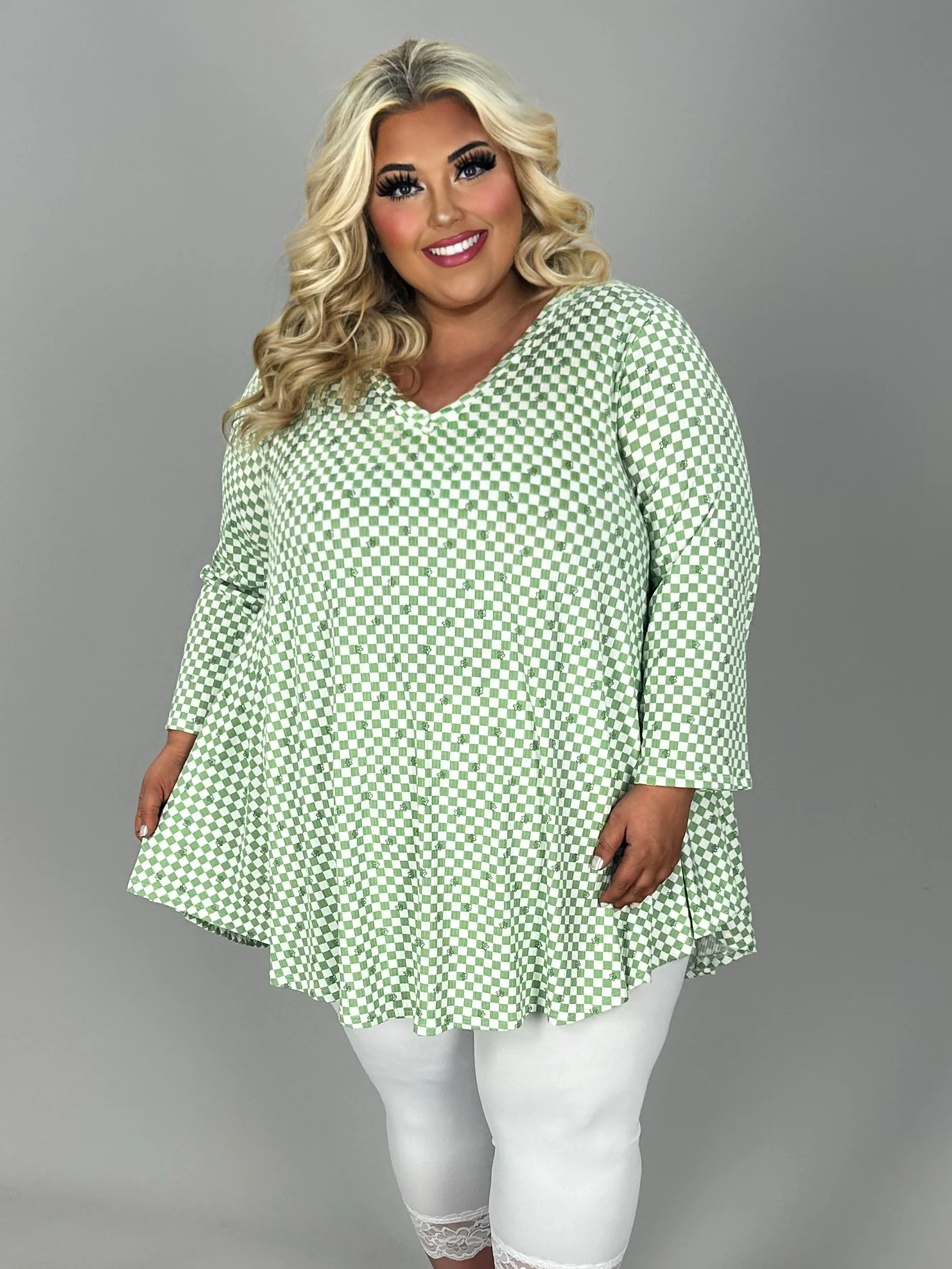 77 PQ {On My Mind} Green Square Floral Print V-Neck Top EXTENDED PLUS SIZE 3X 4X 5X - Image 3